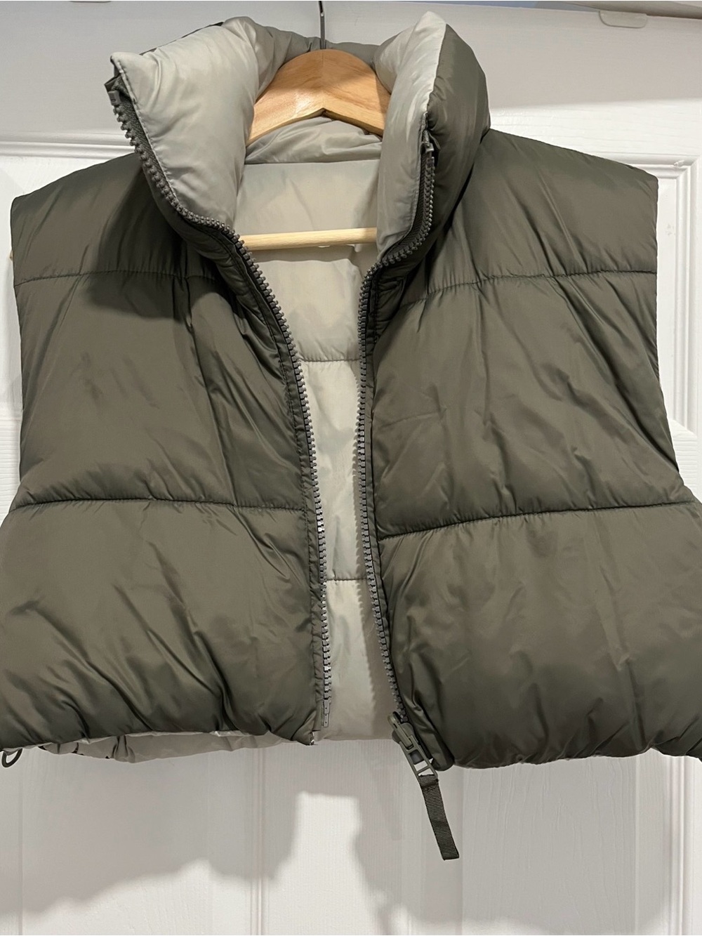 ZARA Reversible Puffer Vest in Olive Green and Light Green